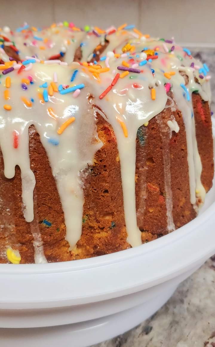 Confetti Party 🎉 Bundt Cake