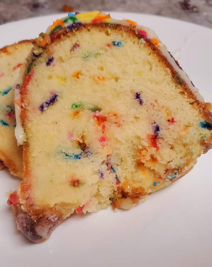 Confetti Party 🎉 Bundt Cake