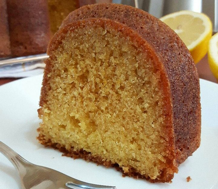 Momma Rosa's Lady 🍋 lemon Cake