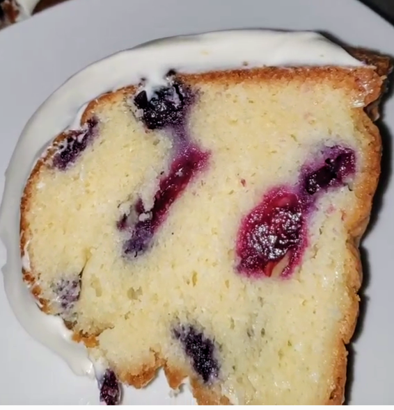 Delicious " Lemon 🍋 Blueberry 🫐 Cake