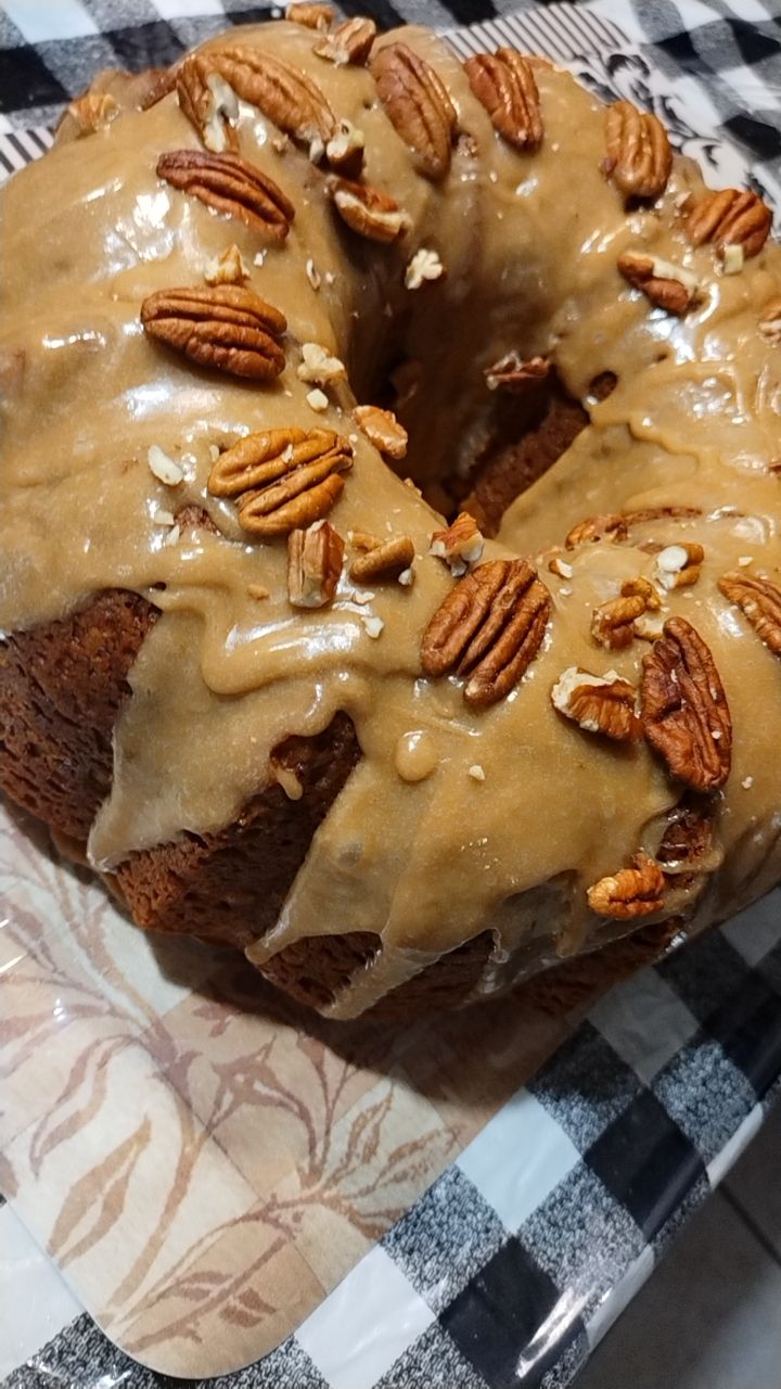 Caramel butter 🧈 pecan Cake